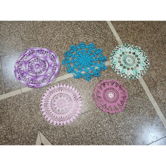 5 Colorful Hand Crocheted Elegant Round Doilies Table Topper Mat Handmade - Picture 2 of 6